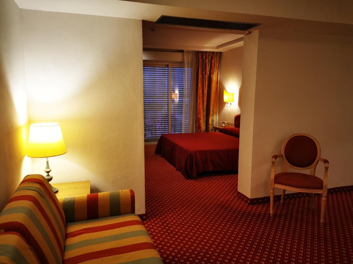Hotel Bristol 贝拉里亚-伊贾马里纳 外观 照片