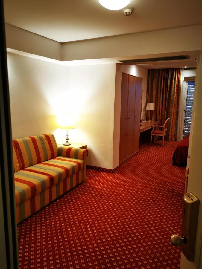 Hotel Bristol 贝拉里亚-伊贾马里纳 外观 照片