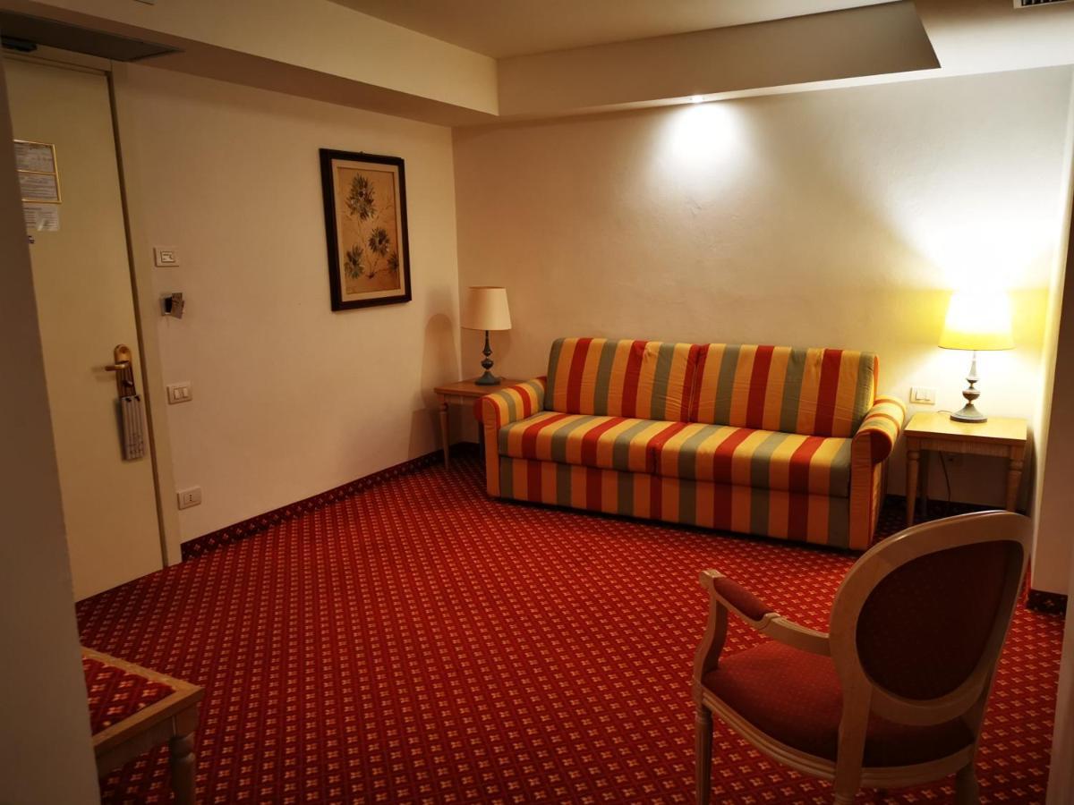 Hotel Bristol 贝拉里亚-伊贾马里纳 外观 照片