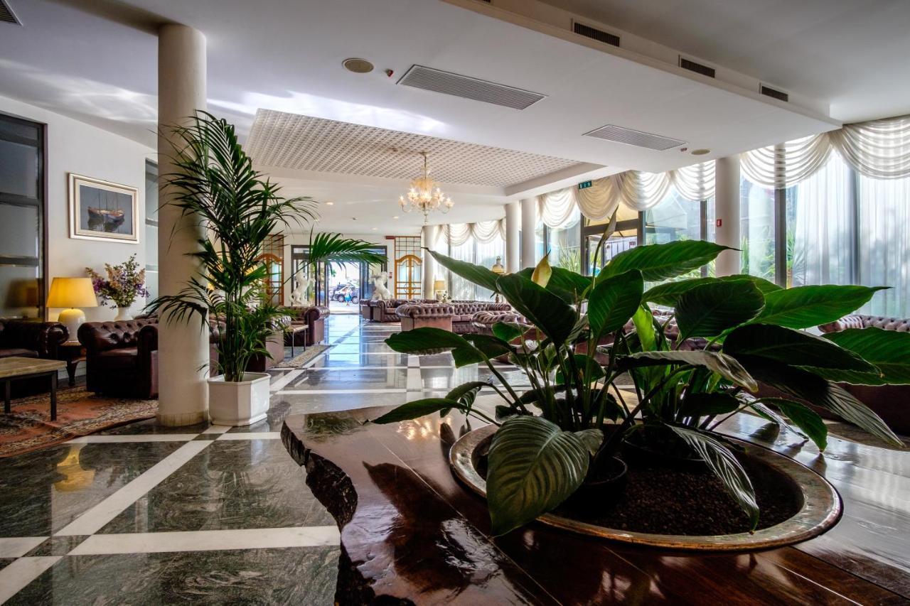 Hotel Bristol 贝拉里亚-伊贾马里纳 外观 照片