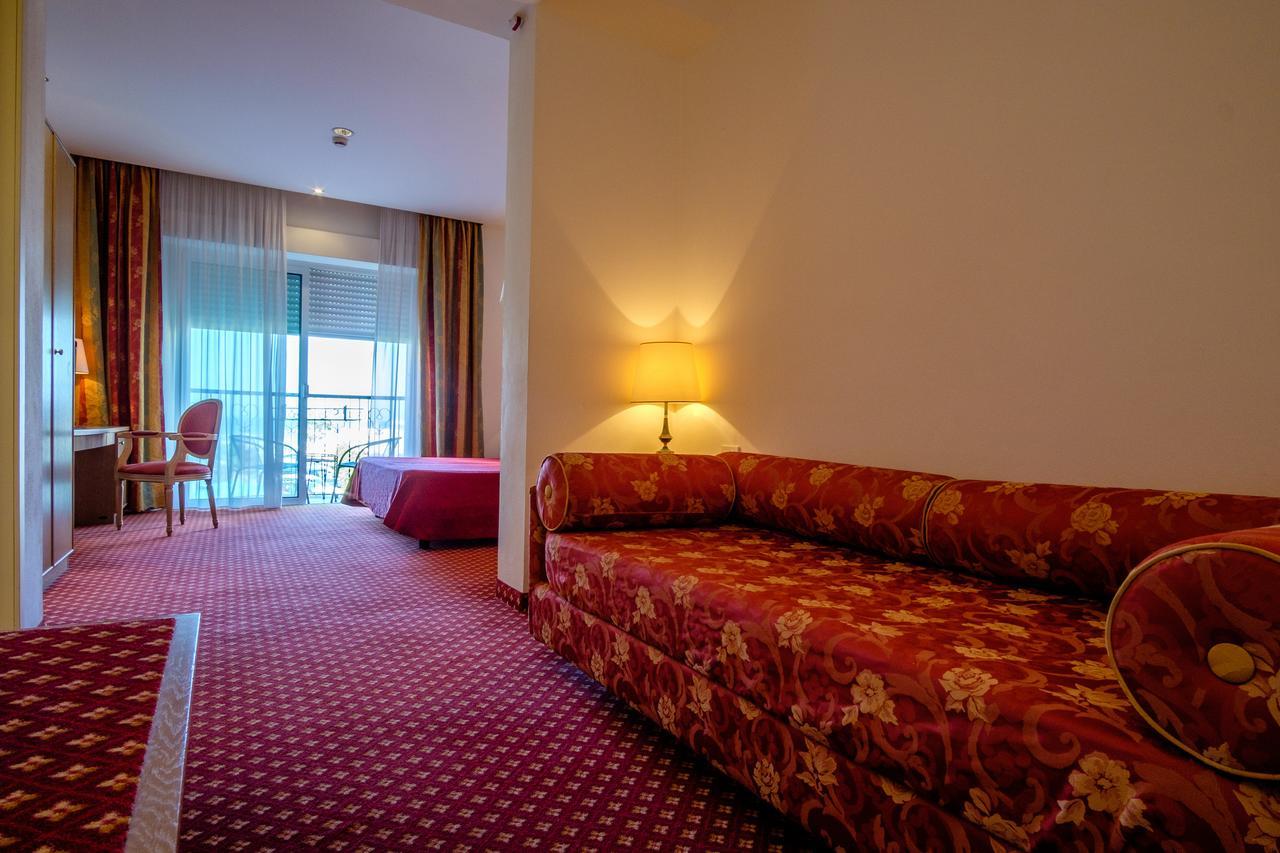 Hotel Bristol 贝拉里亚-伊贾马里纳 外观 照片